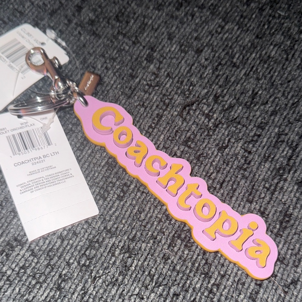Coach Coachtopia Logo Bag Charm in Violet Orchid/Flax Coachtopia Leather NWT - Picture 4 of 16